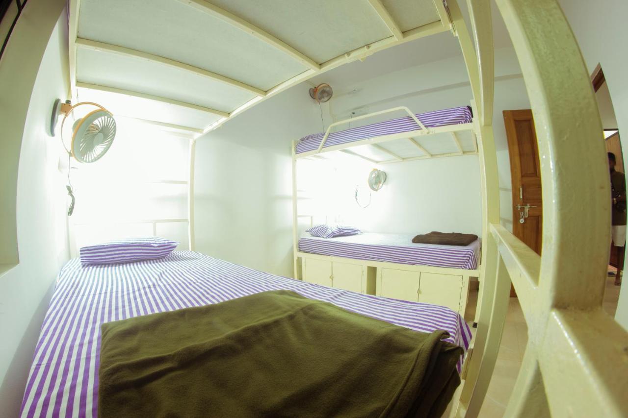 Bonds Hostel Candolim Eksteriør bilde