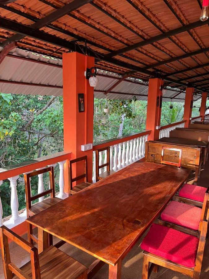 Bonds Hostel Candolim Eksteriør bilde