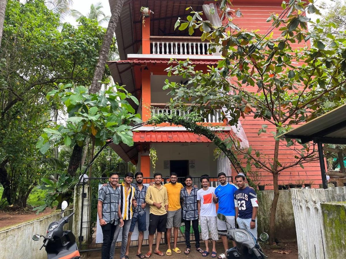 Bonds Hostel Candolim Eksteriør bilde